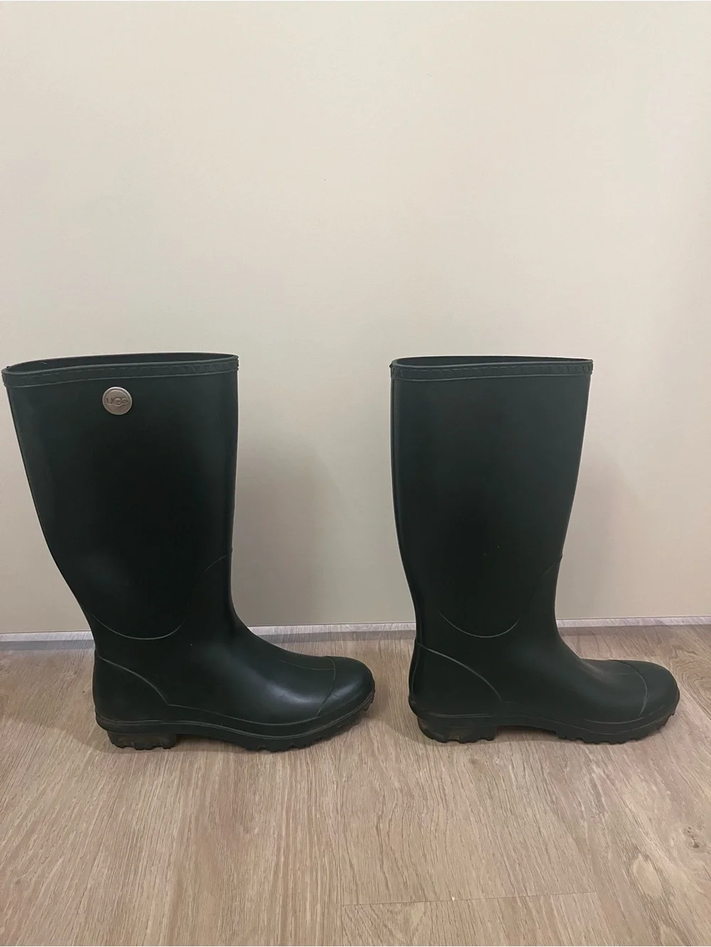 UGG Tall Dark Green Rubber Rain Boots - Size 7